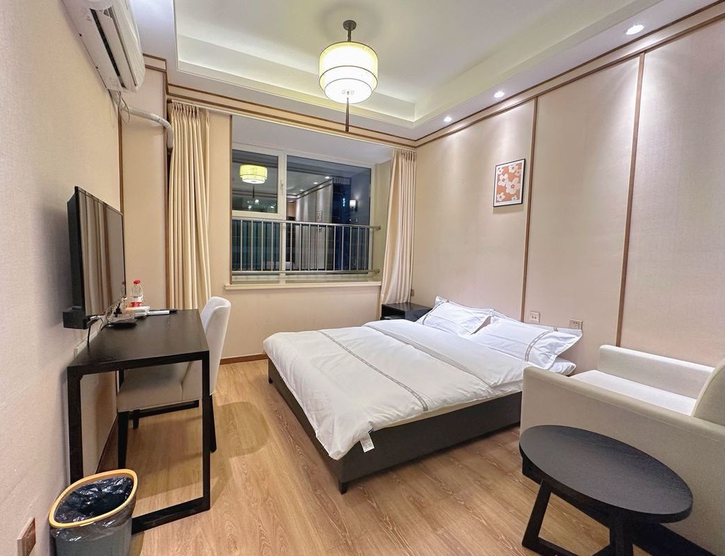 Qingyue Warm Home Apartment (Qingdao China Railway World Expo City Branch)