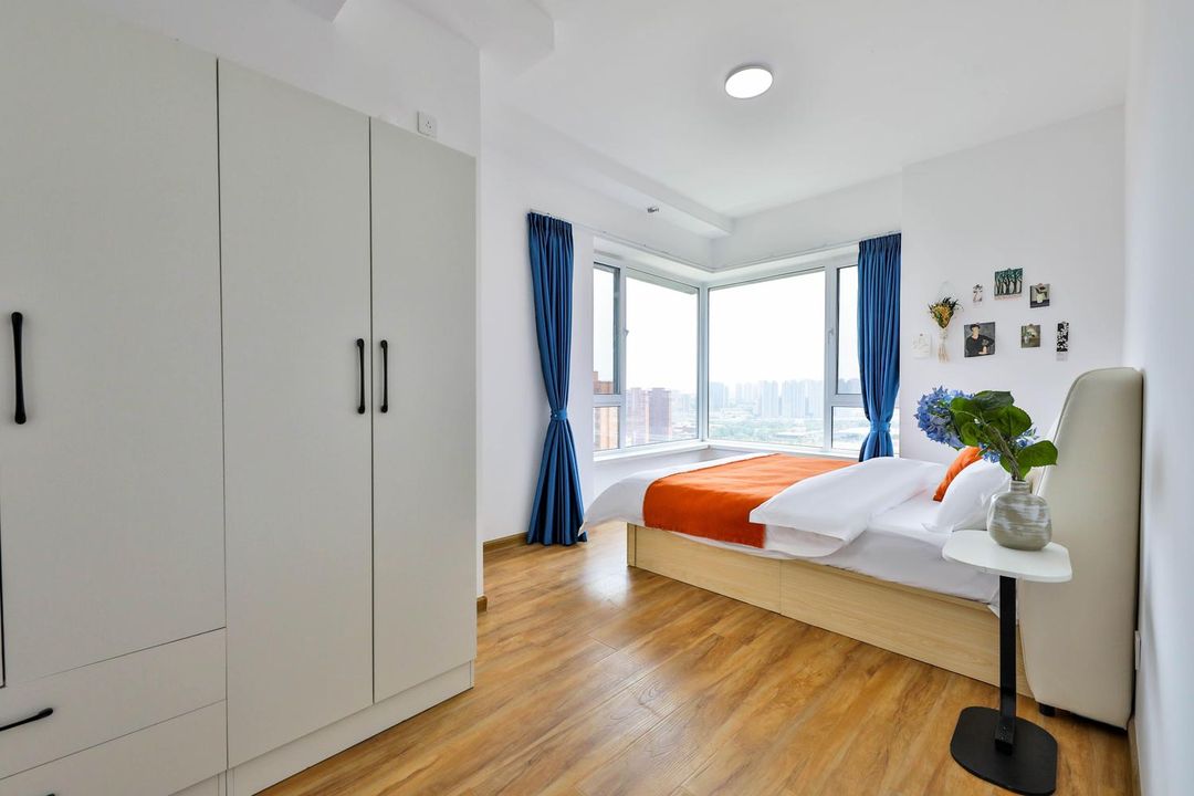 Yunsu Light Luxury Homestay (Dalian Sports Center North Station)