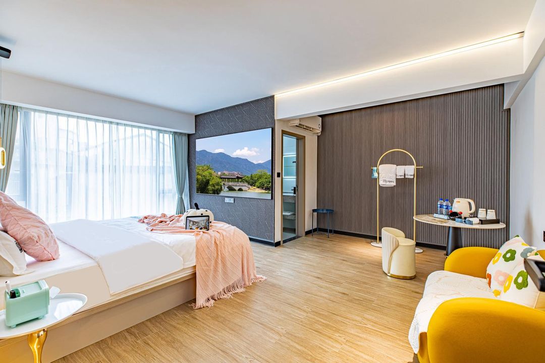 Shunde Fusennazhu Movie B&B