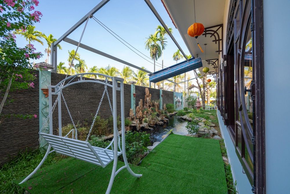 Nipa Riverside Villa by the Little Hoi An