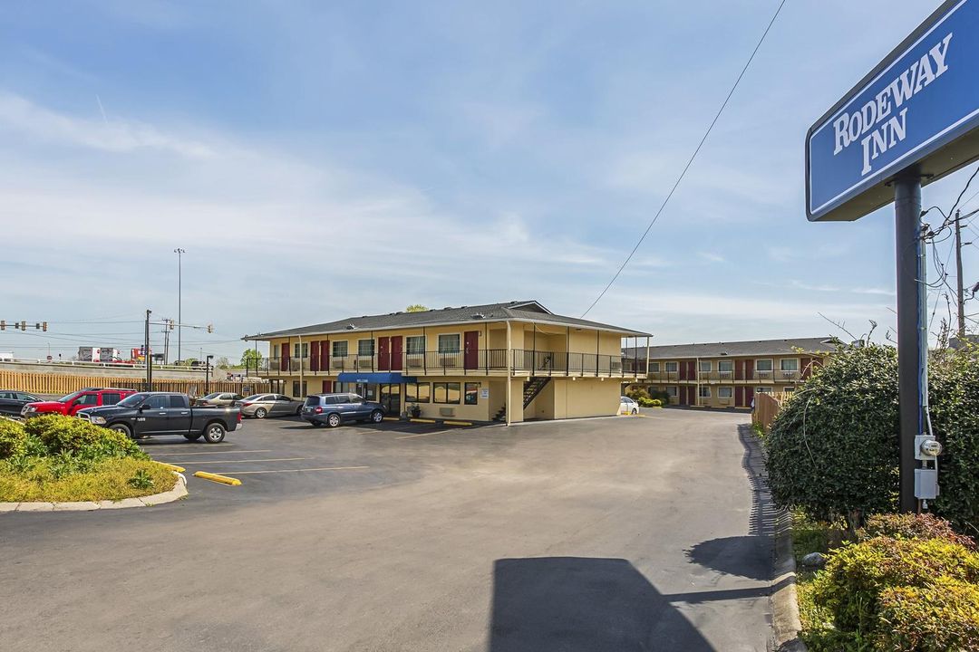 Rodeway Inn Nashville Airport South