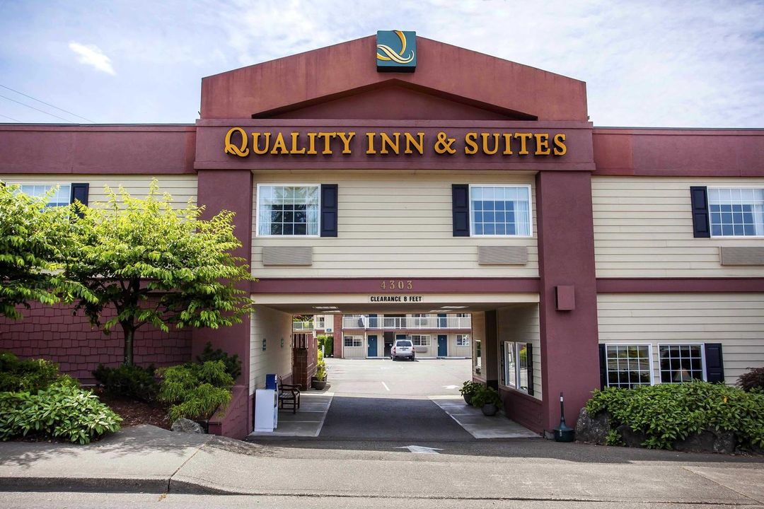 Quality Inn & Suites Bremerton Near Naval Shipyard