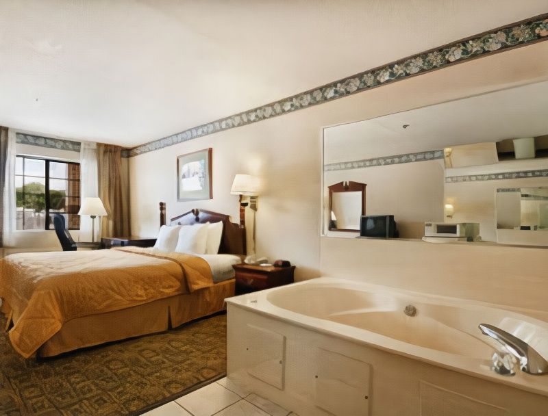 Quality Inn University Near Downtown