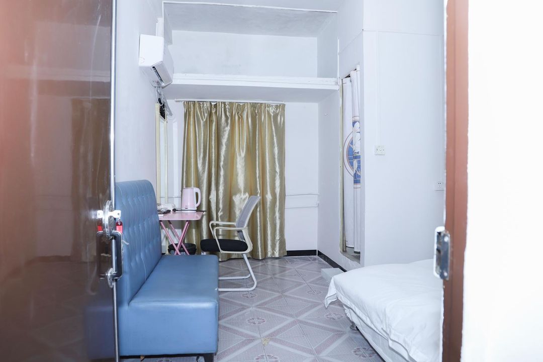 Ganzhijia Chinese Inn (Ganghui Shopping Center)