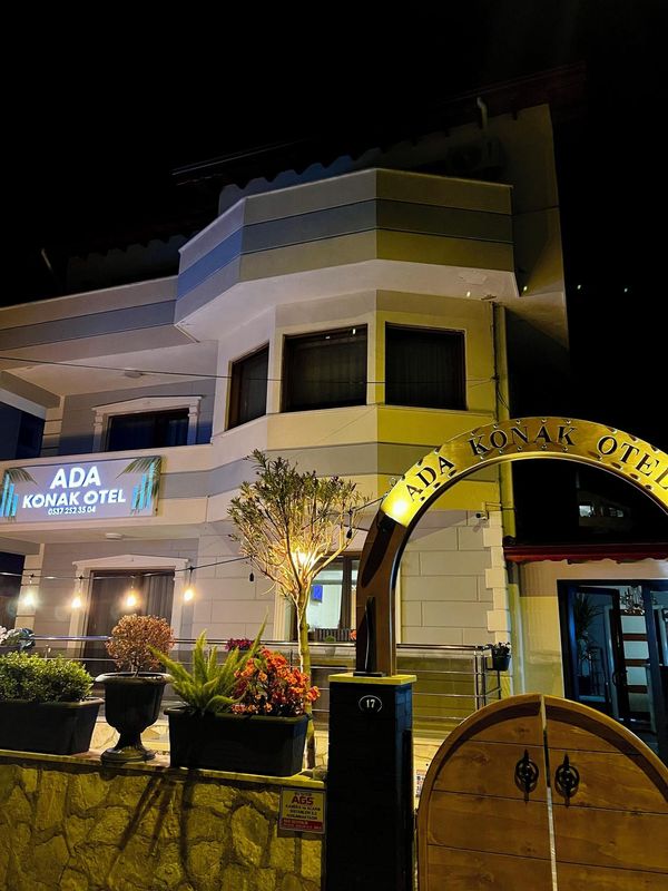 安達康納克酒店烏爾拉