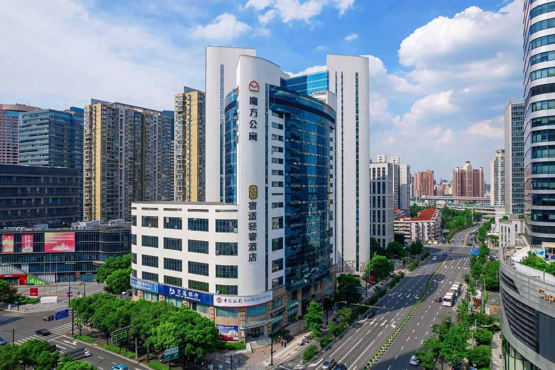 宿適輕奢酒店(上海火車站漢中路地鐵站店)