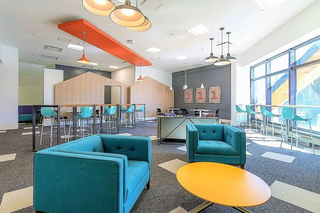 Holiday Inn Hotel & Suites Downtown