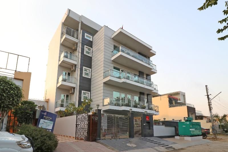 12419 Hotel Silver Shine