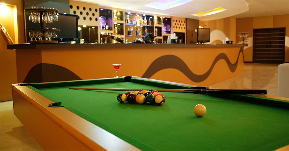 Oh Biz Premier at Leonia