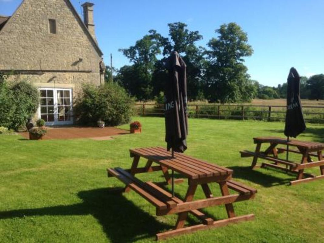 The Tally Ho Inn