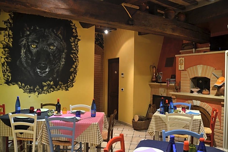 Il Borgo Del Lupo Relax Family Apartments in Tuscany with Restaurant & Swimming Pool