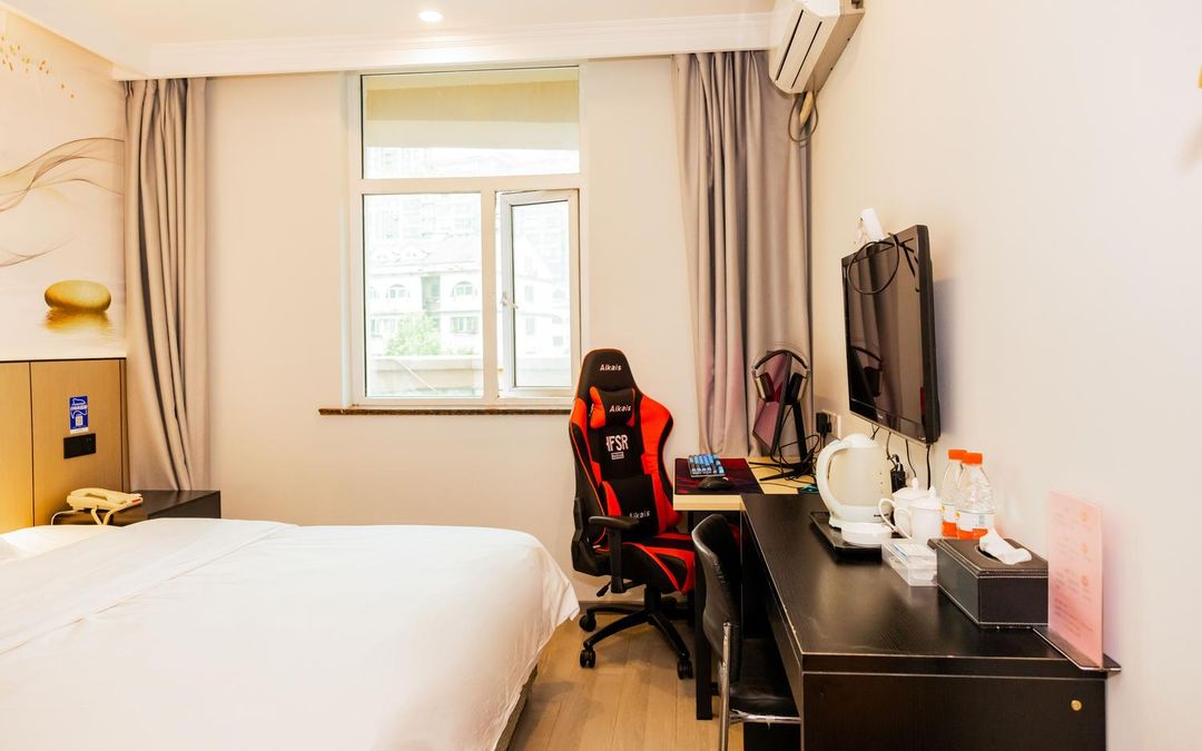 Yue E-Sports Hotel (Changzhou Railway Station South Square)