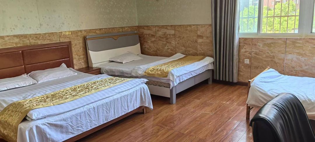 Daye Zhijia Business Hotel