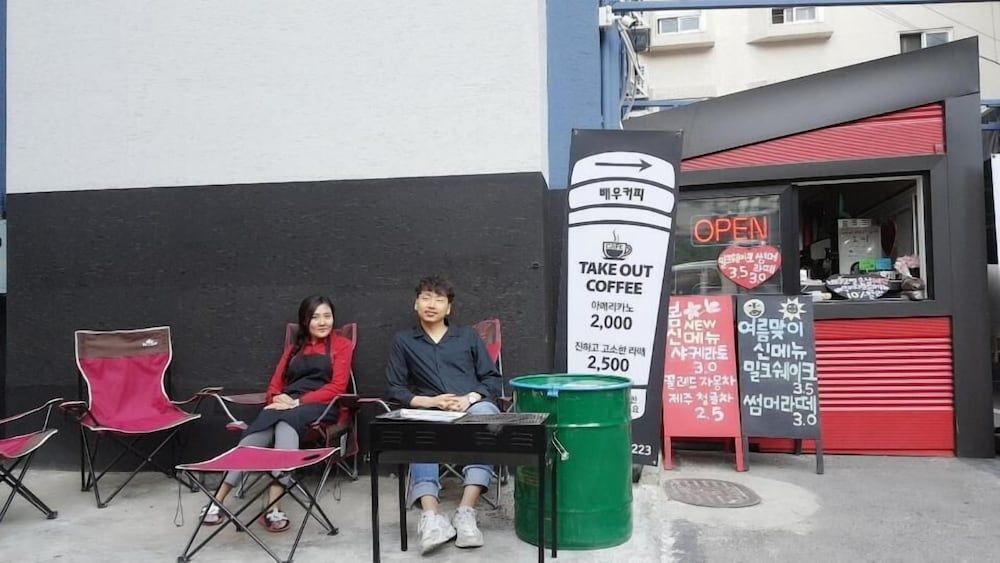 裴宇演員汽車旅館