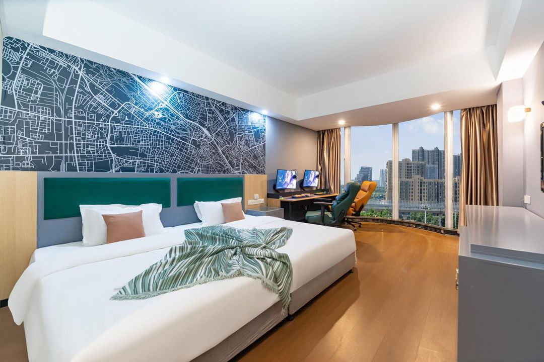 IDEA Dianjing Hotel (Yangluo Development Zone Subway Station)