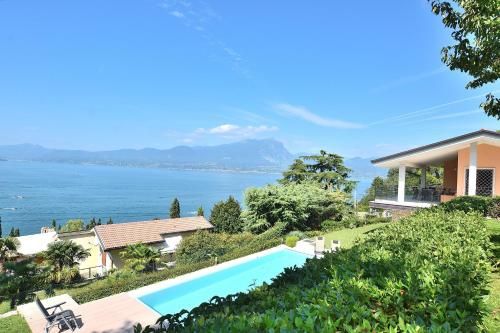 Villa Sybille with Pool and Lake View