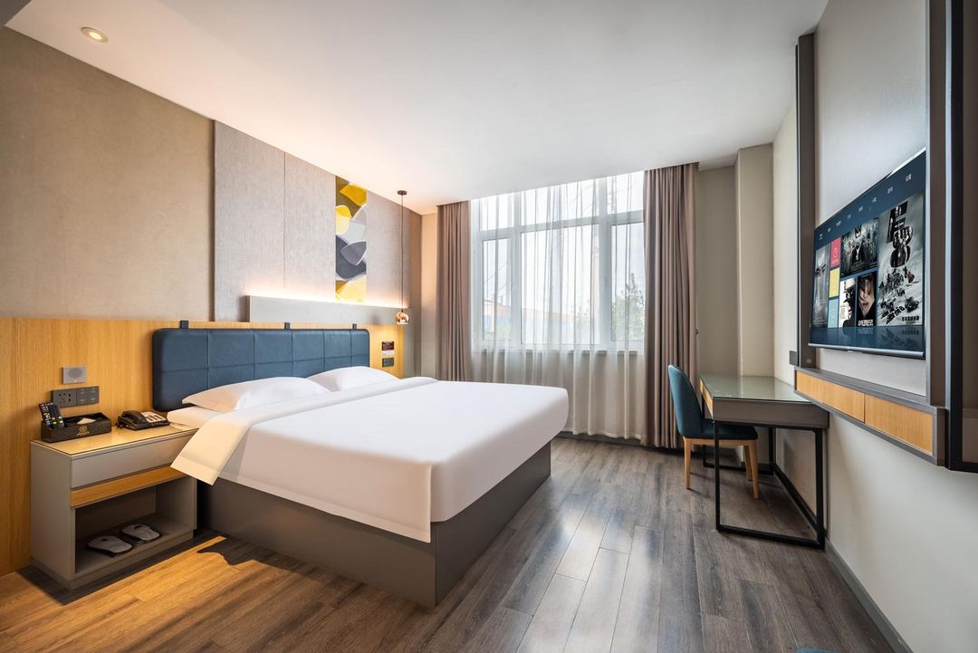 Jinmen Star Hotel (Tianjin Shuangjie Industrial Park Chailou Subway Station)