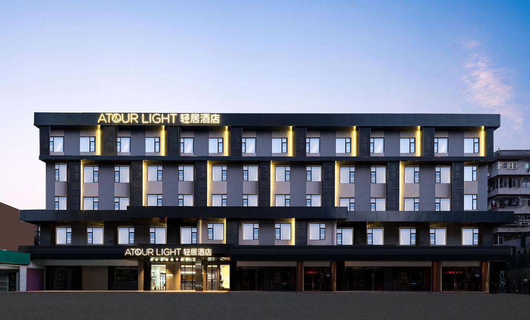 武漢武昌江灘徐東路輕居酒店