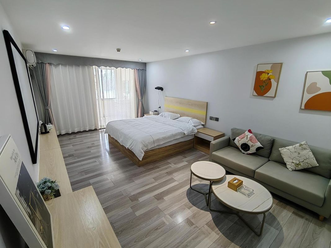 Yifeng Selected Hotel (Shenzhen Longcheng Square Branch)