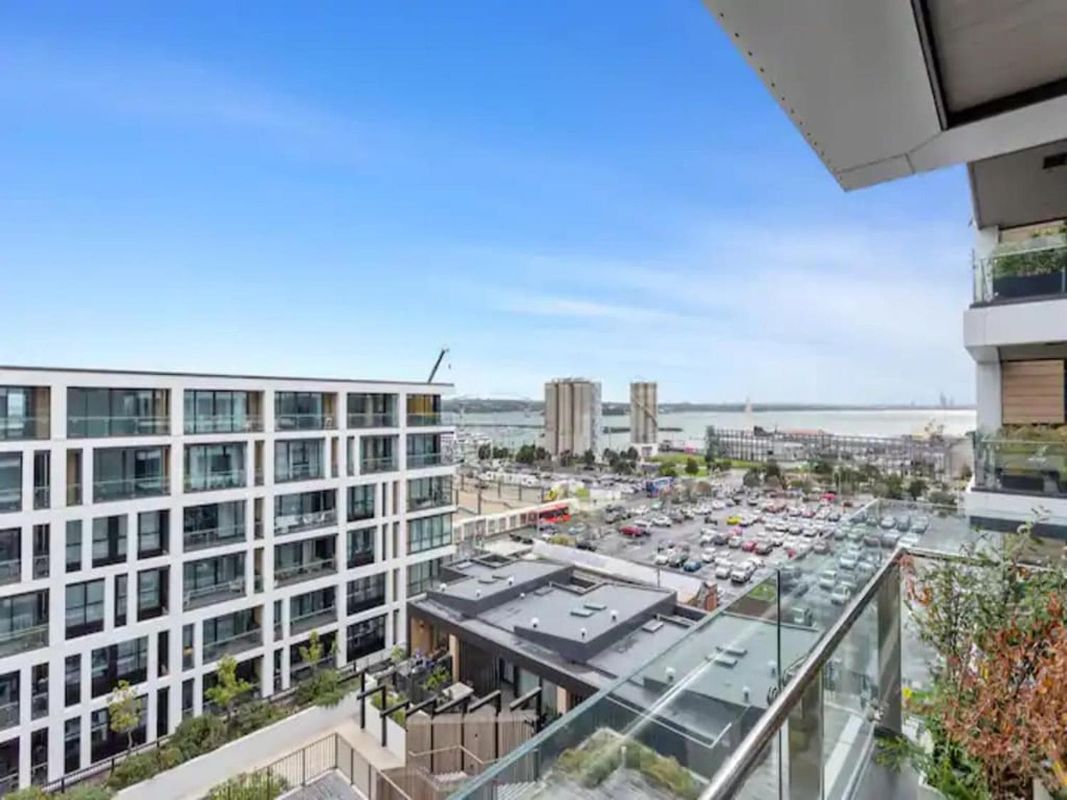 帶陽臺的現代開間 Zodiak Stays