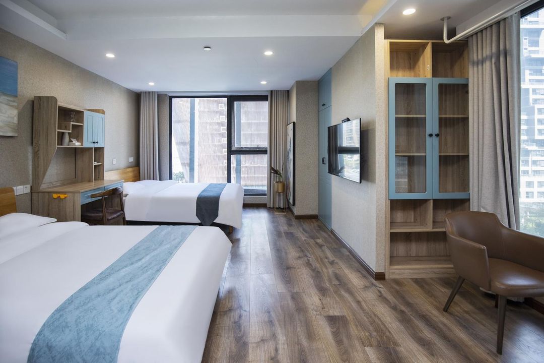 Yueyunxuan Movie Apartment (Nanjing South Railway Station)