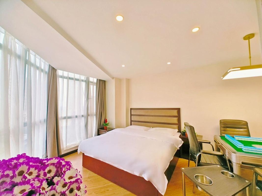 Feihong Boutique Hotel (Longcheng International Store, Honggao Road Subway Station)