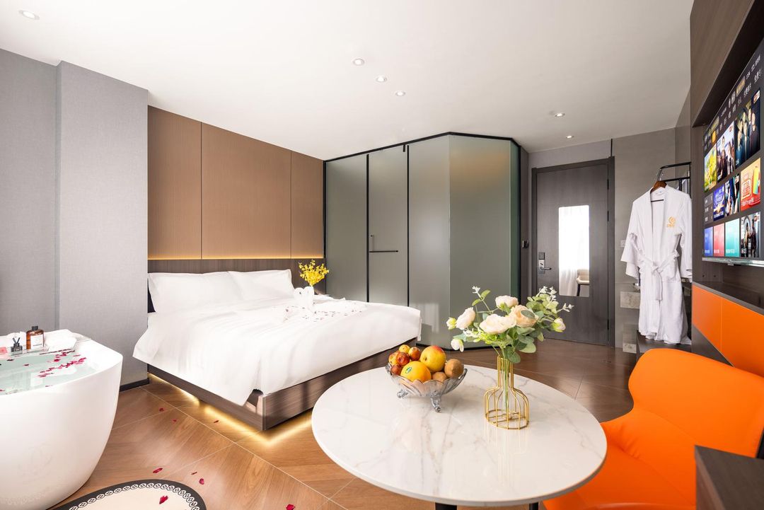 Shenyang Guyue Hotel (Zhongjie Subway Station)