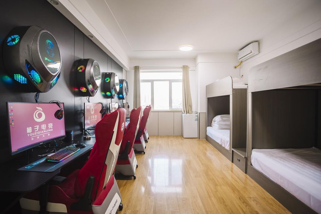 柚子電競酒店(青島臺東步行街店)