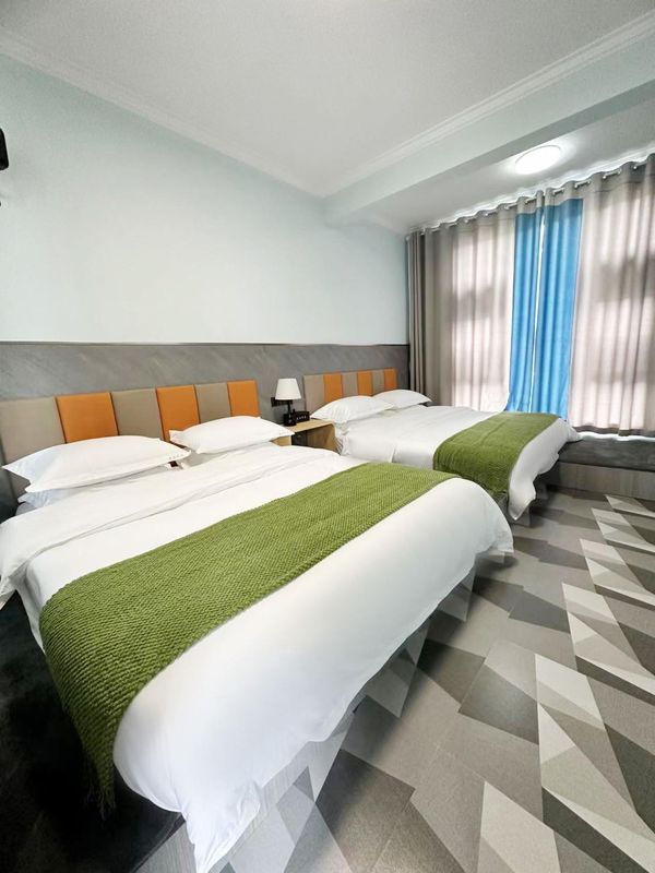 春雨民宿(麗江師範學院店)