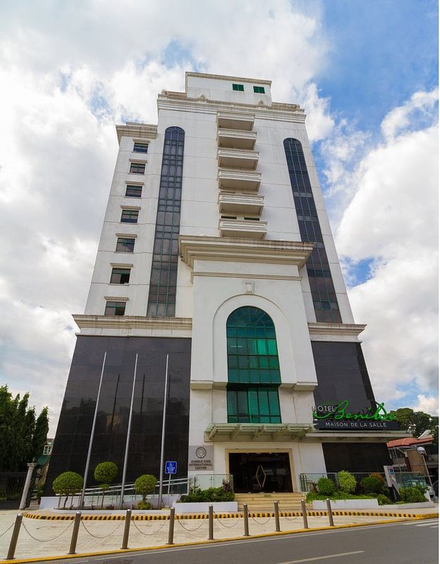 拉薩勒大廈本尼爾德酒店