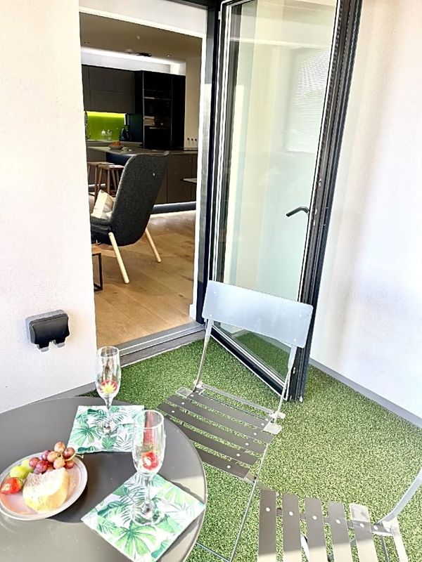 Apartment Twelve