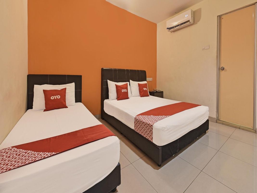 OYO 90733 Parkway Inn Hotel