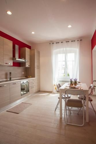 Byron & Shelley Apartments