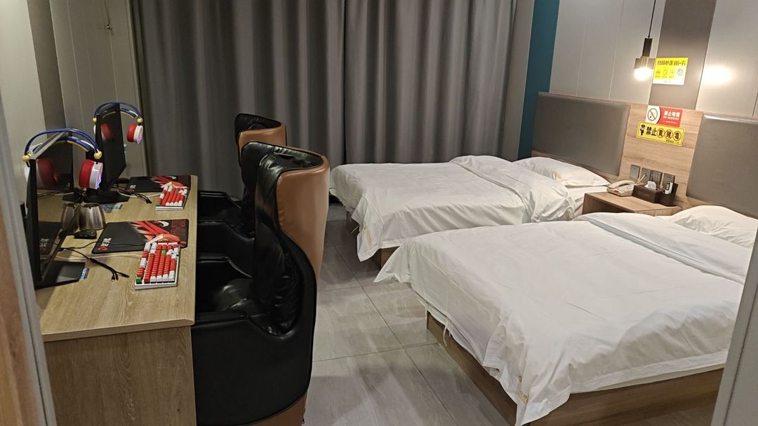 Yuxuan Electromagnetic Competition Hotel (Runze Jiayuan Shop)