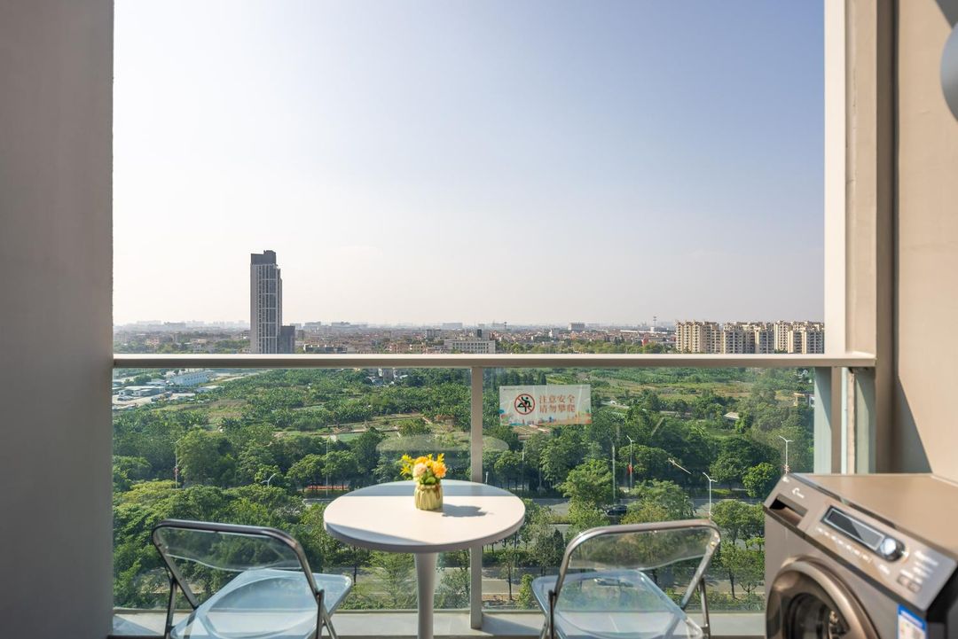 Meizhi Homestay (Poly International Plaza)