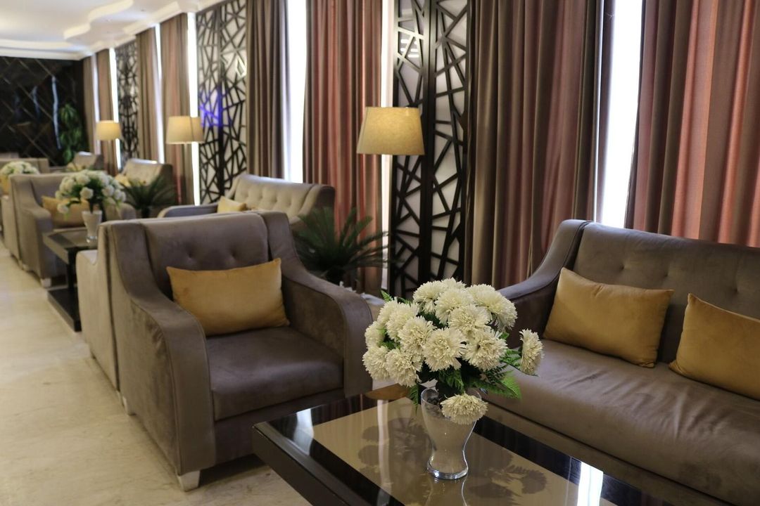 利雅得龍扎納尼斯酒店