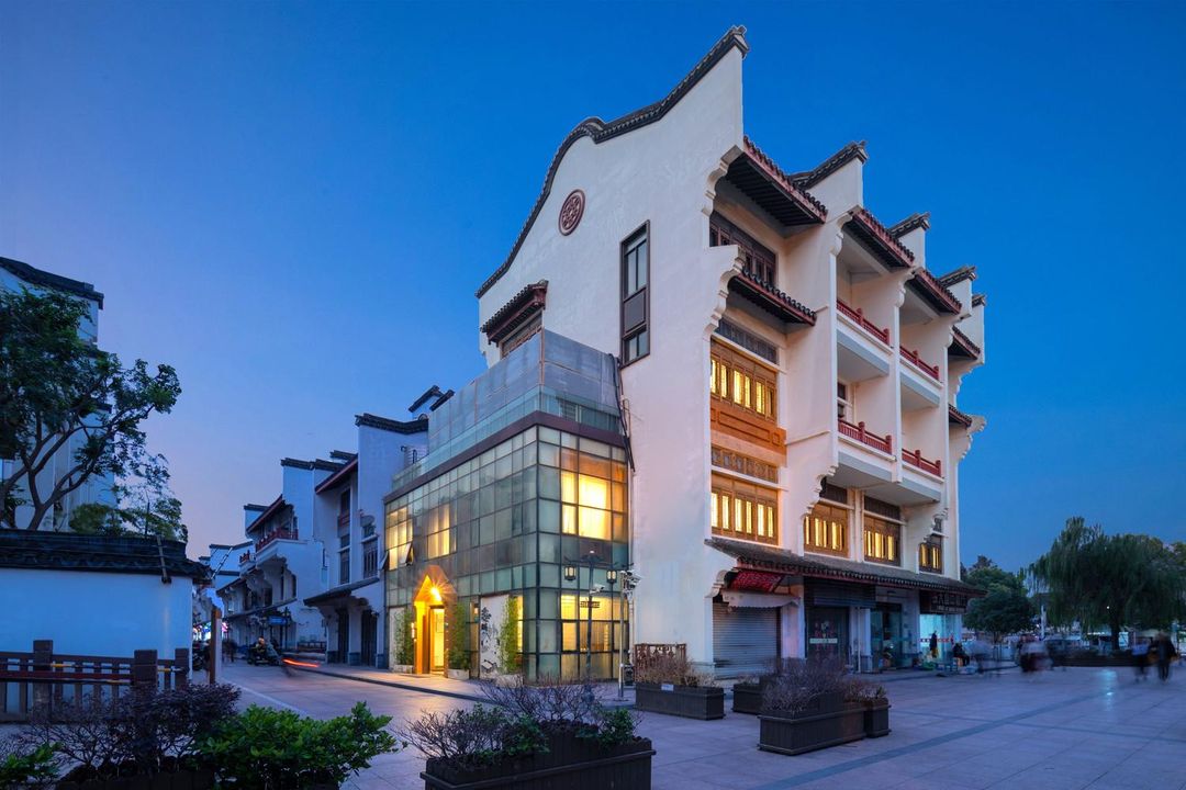 Floral Hotel·Ruili Hotel