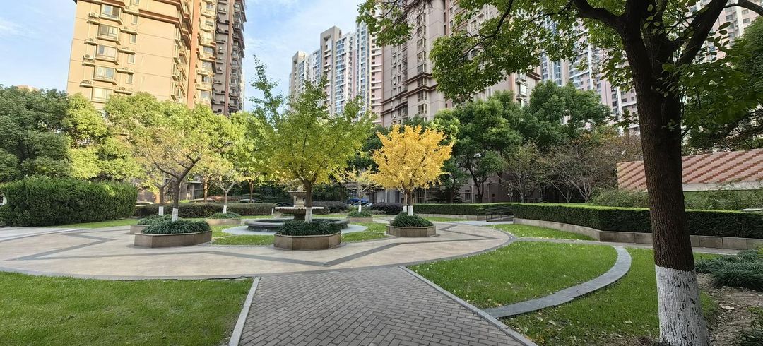 Fengxia Homestay (Caoyang Road Subway Station)