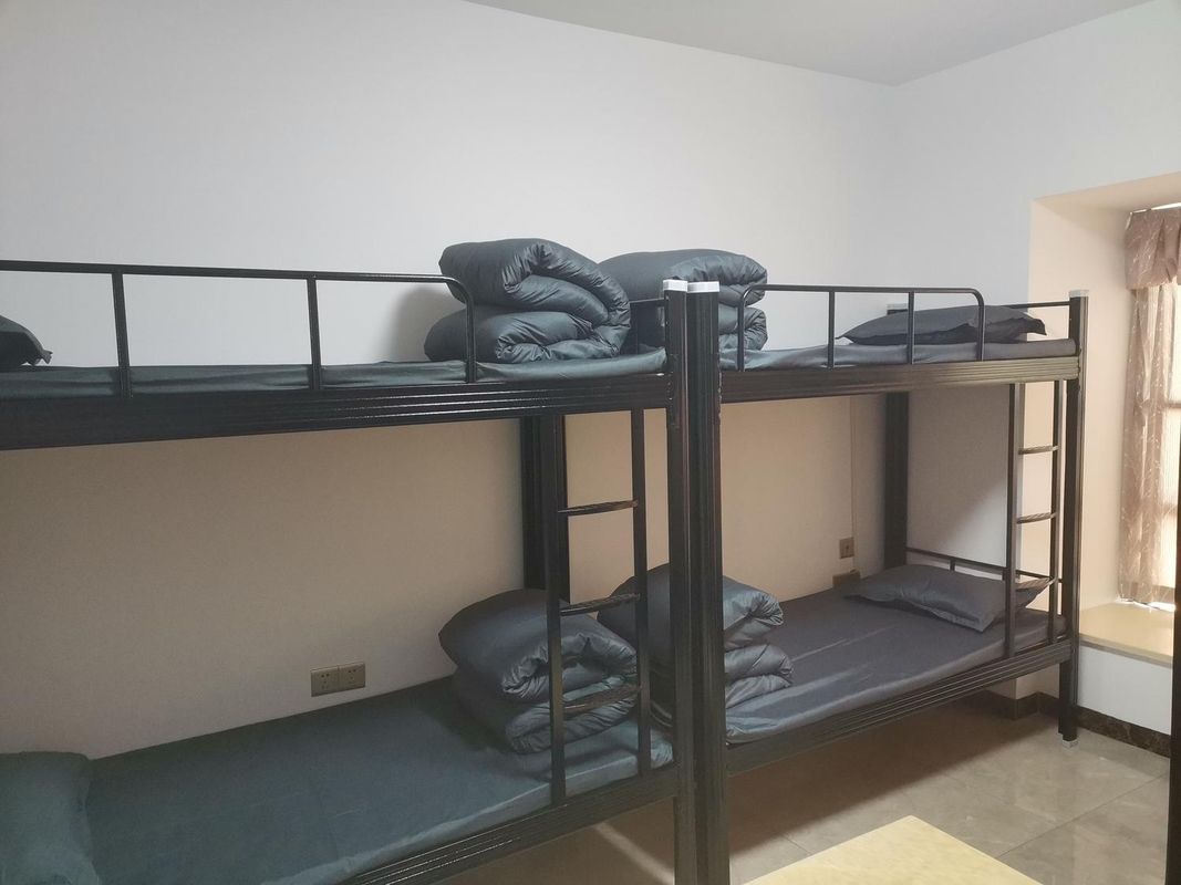 背包旅人青年民宿