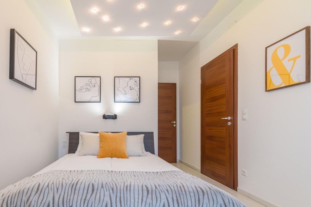 Miami Vice Apartment with Balcony