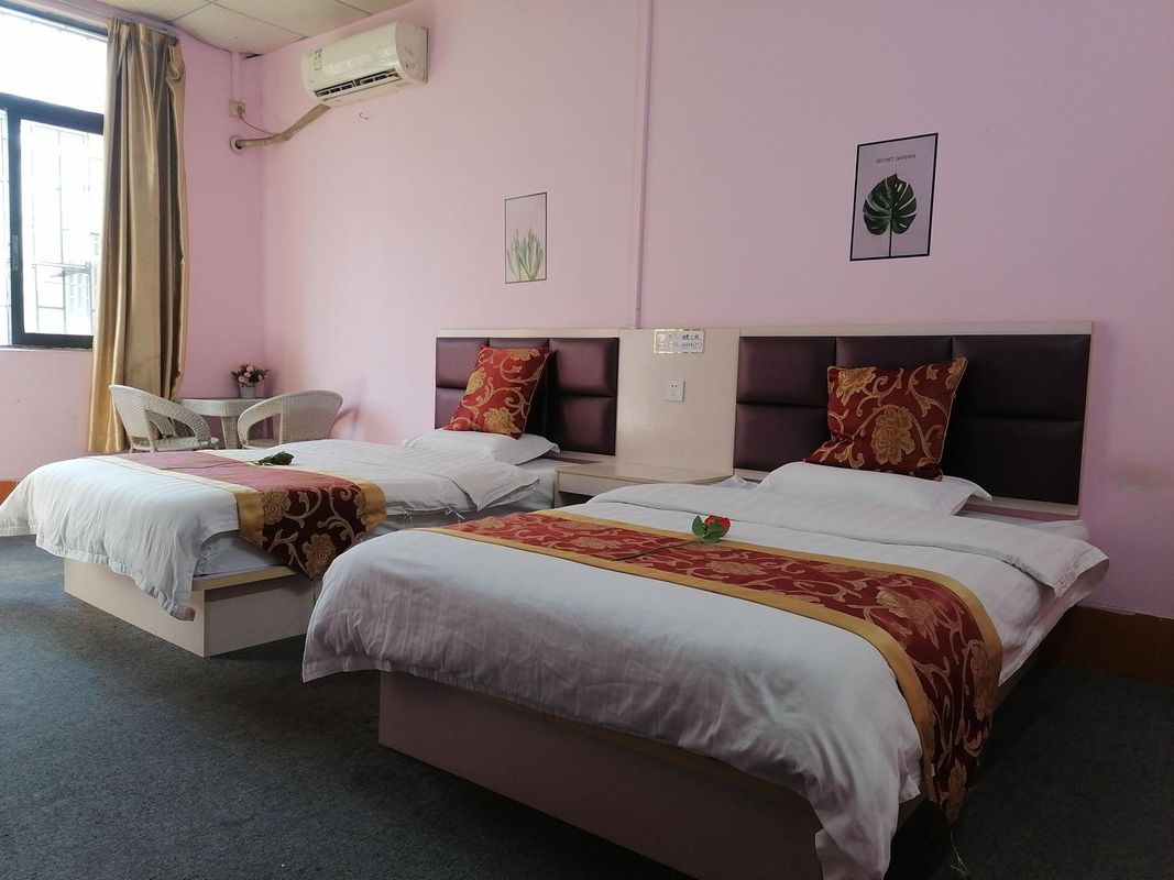 Zhongshan Hong'en Accommodation (Shengda Plaza Ancient Town)