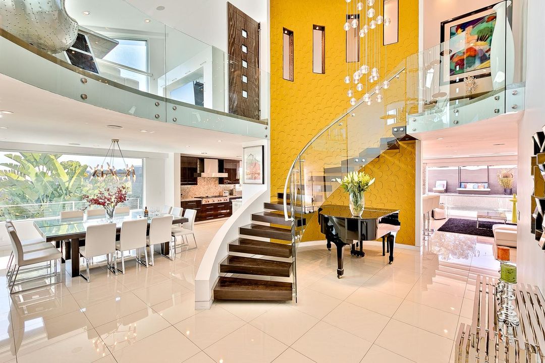 Villa Genesis-Hollywood Estate with Stunning Views