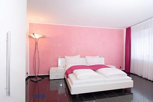 大教堂邊瑪麗亞套房酒店