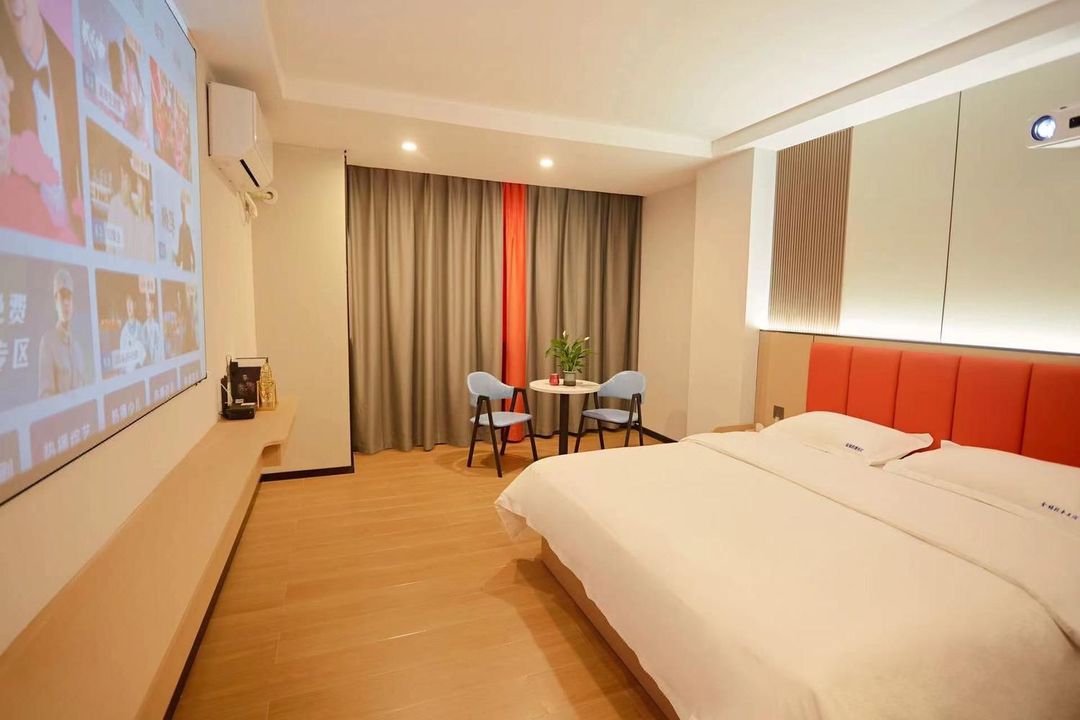 Jinfu Light Luxury Boutique Stay (Dalang Hospital)