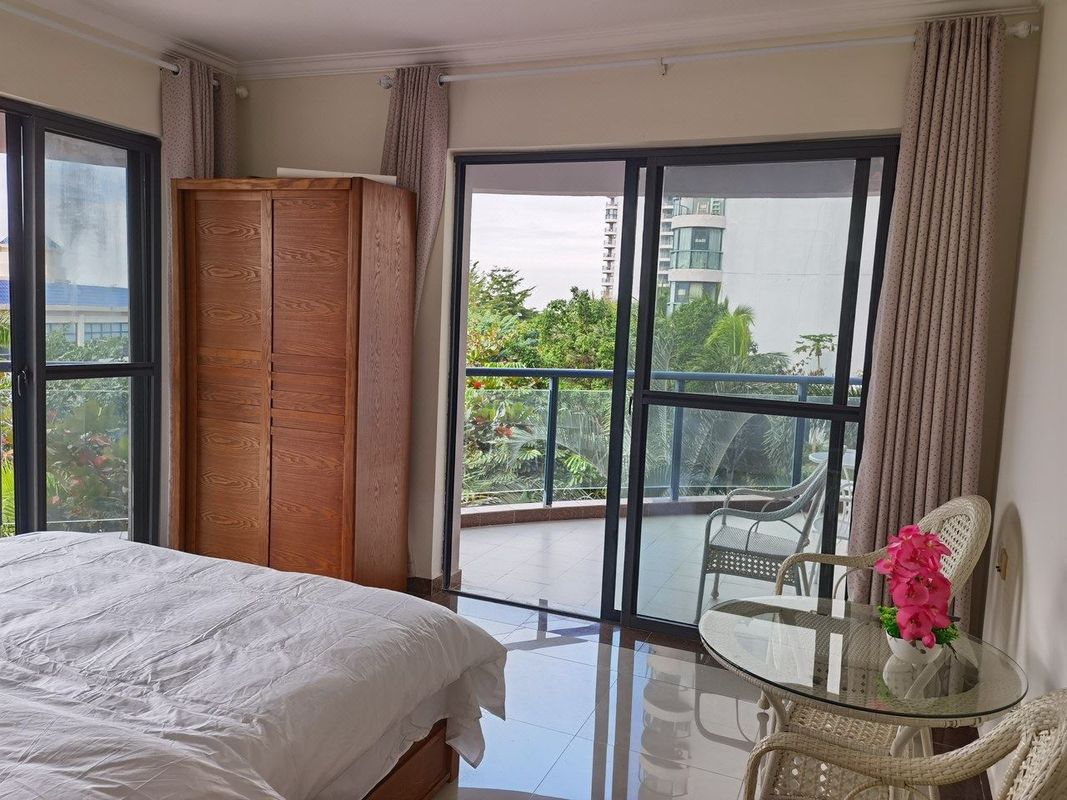 龍棲灣姐姐姐公寓(村北路分店)