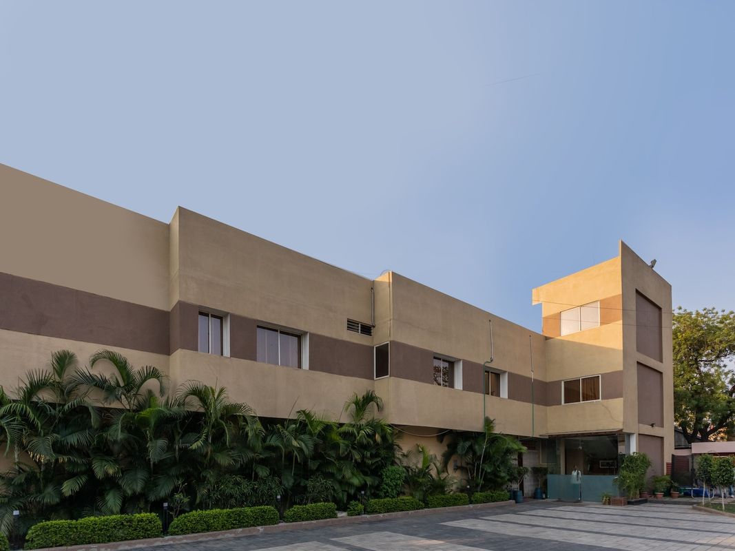 Capital O 71375 Hotel Sai Vihar Lodging & Boarding