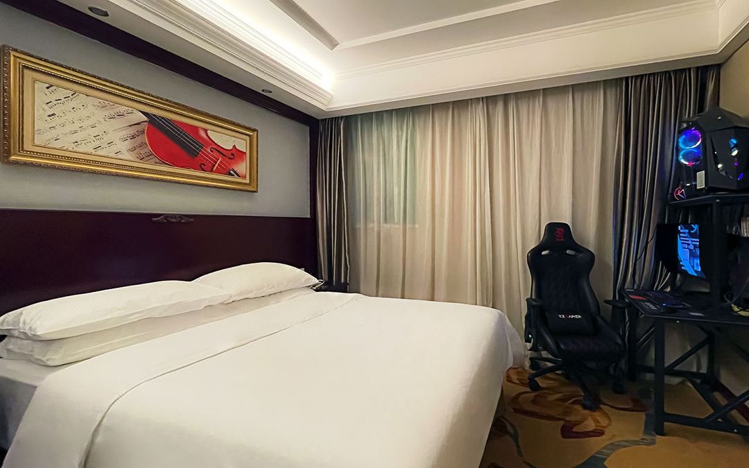 Asin E-sports Hotel (Baotian Subway Station)