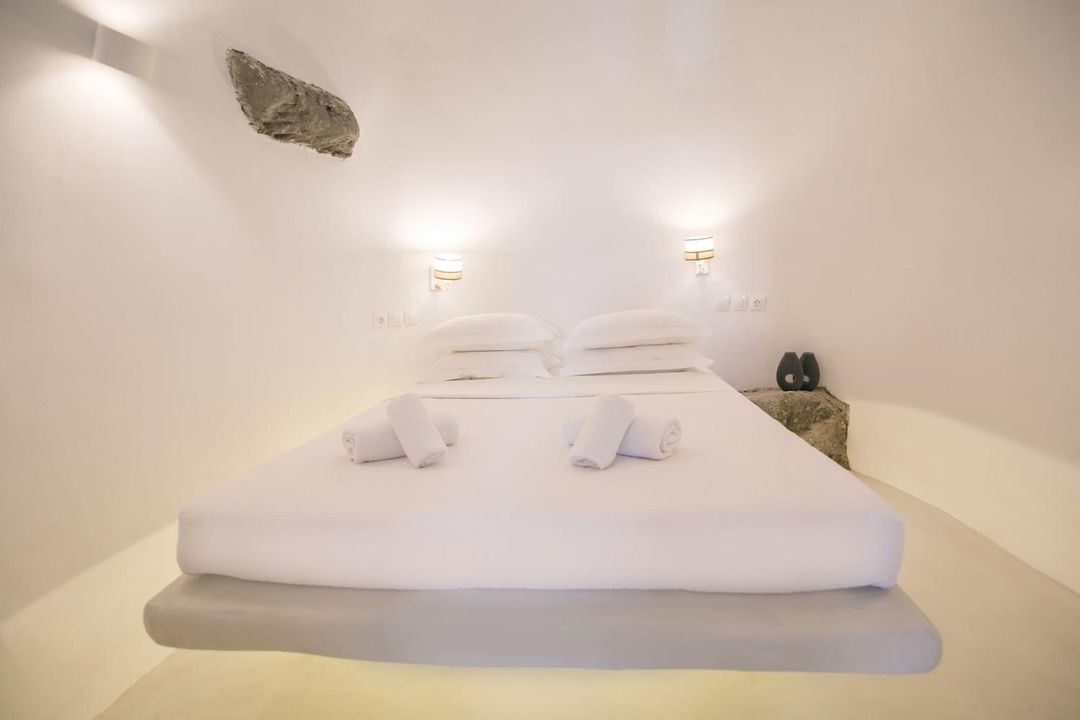 Morfi Cave House