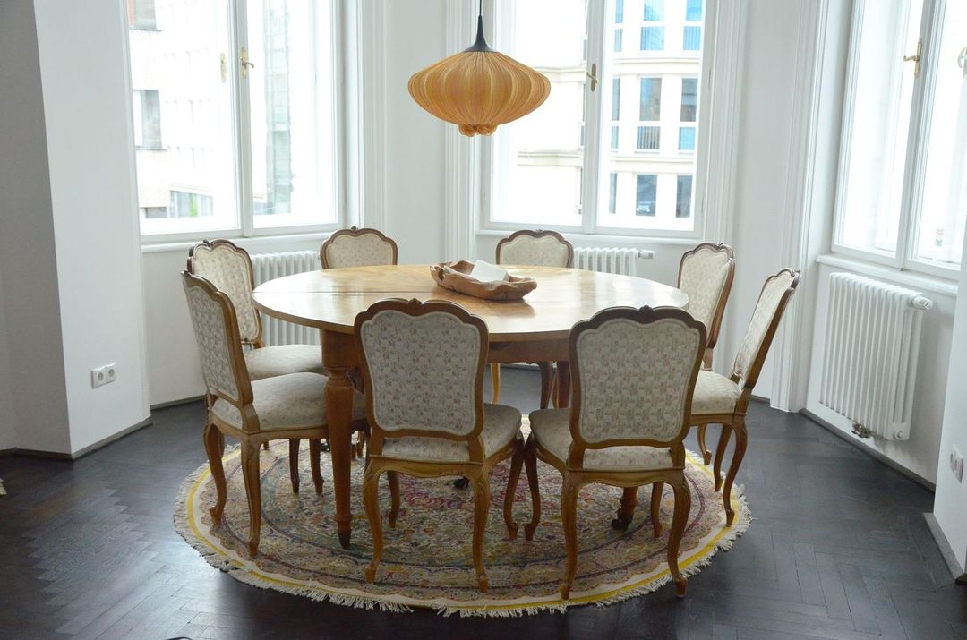 Grand Soho Apartment