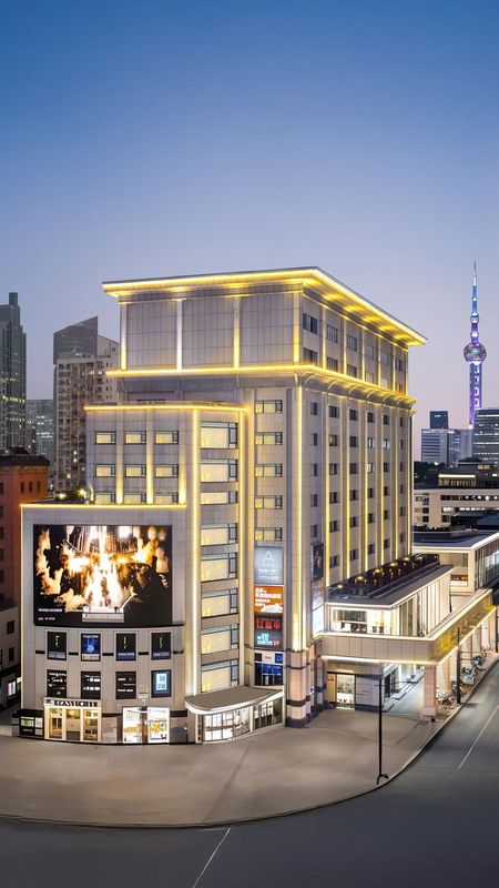 上海人民廣場大世界地鐵站亞朵酒店